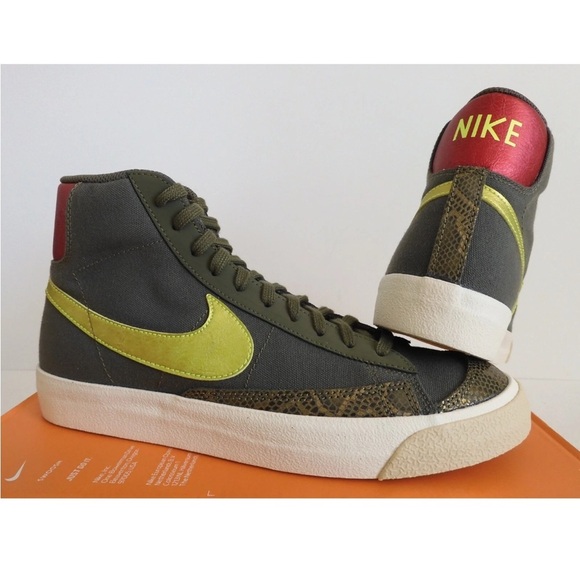 Nike Shoes - Nike Gray Blazers ‘77 Size 7.5W/6M